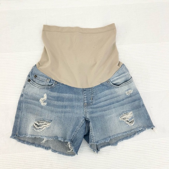 A Pea In The Pod Maternity Cut Off Shorts - Picture 2 of 12